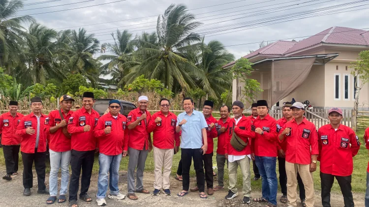 Pemuda Batak Bersatu Kaur Bagi-Bagi Takjil