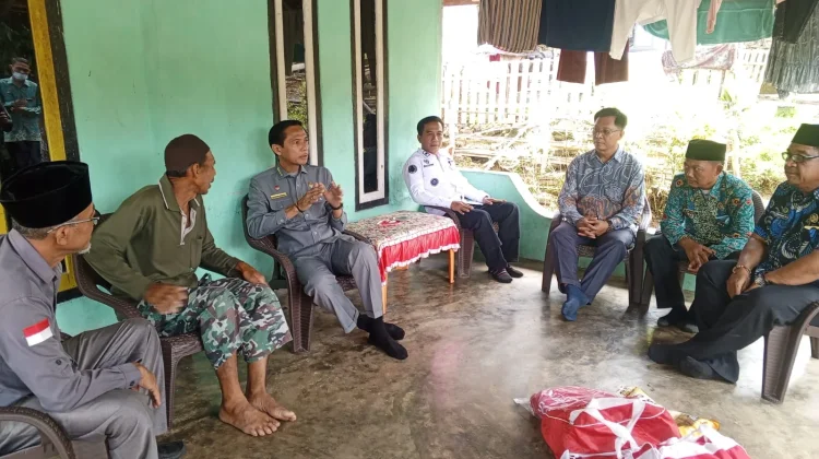 Bupati Kaur Turun Langsung Melakukan Pengecekan Data Warga Tergolong DTSN