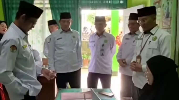 Kakan Kemenag BS Ingatkan ASN Kementerian Salurkan Zakat Melalui UPZ