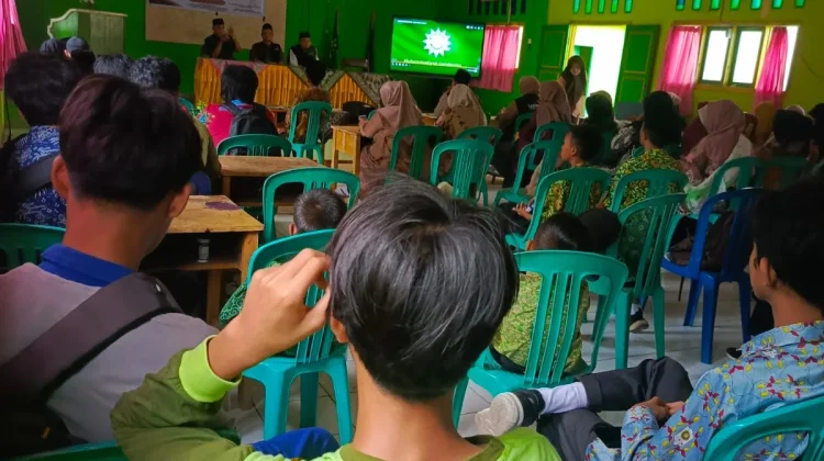 LAZISMU Salurkan Zakat Kepada Guru dan Siswa di Sekolah Muhammadiyah Kaur