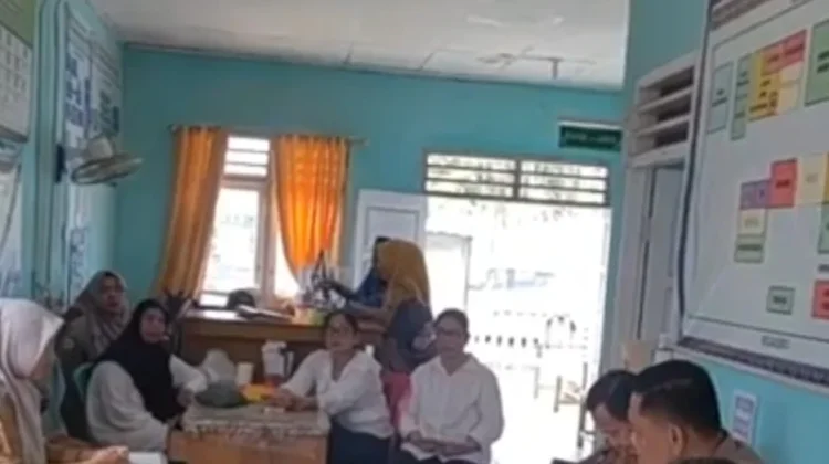 Pastikan Kehadiran ASN Sekda Kaur Sidak Puskesmas Tanjung Iman