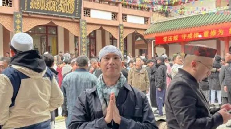 Tradisi lebaran idul Fitri di China.