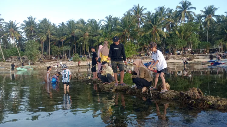 Ribuan Wisatawan Padati Wisata Kaur saat Libur Lebaran