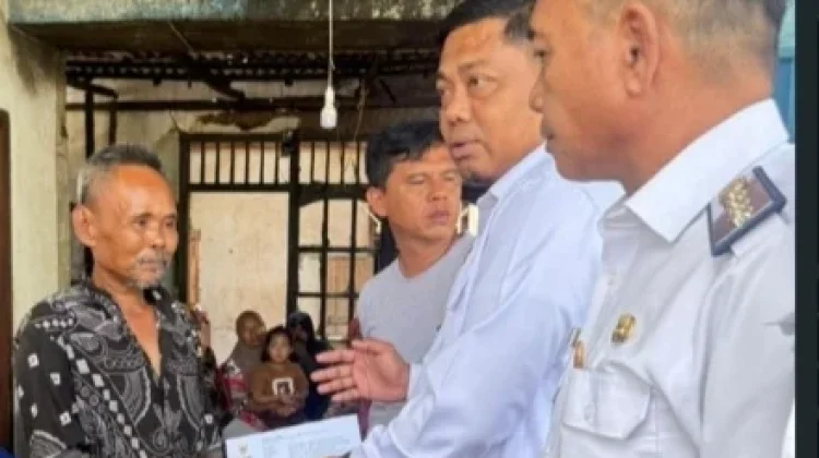 Sekda Kaur Kunjungi Warga Musibah Kebakaran di Desa Tanjung Bunian