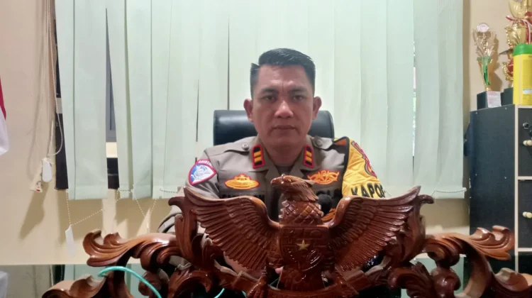 Wisatawan Diimbau Tidak Mandi Laut ketika Ombak Besar