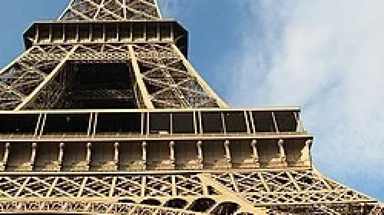 Mengenal Kemegahan Menara Eifel