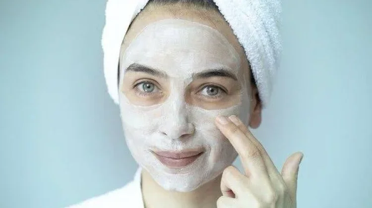 Jam Berapa Waktu Terbaik Memakai Masker Wajah?