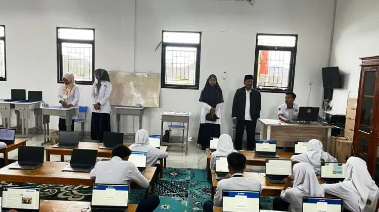 Kepala Kemenag Kaur Monitoring Pelaksanaan TKA Tingkat MTsN di Kabupaten Kaur