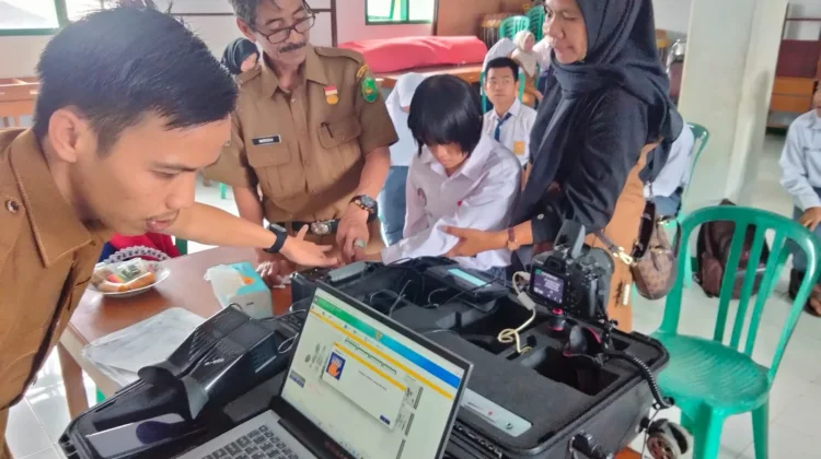 Disdukcapil Jemput Bola Perekaman e-KTP di SLB, Permudah Akses Disabilitas