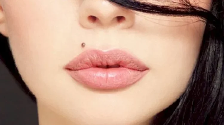 Tahi Lalat di Bibir, Benarkah Identik dengan Orang Cerewet?