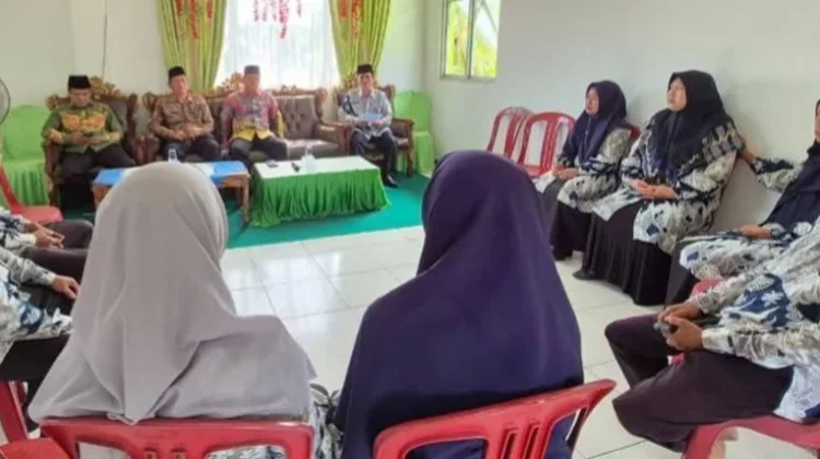 Kepala Kementerian Agama Bengkulu Selatan Pembinaan Terhadap ASN di KUA Pino