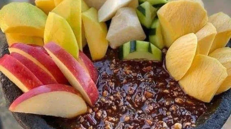 Segar dan Menggugah Selera, Ini Manfaat Rujak Buah Pedas untuk Kesehatan
