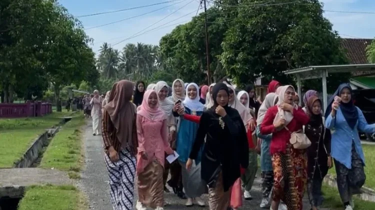 SMAN  1 Kaur Gelar Pawai Peringatan Hari Kartini