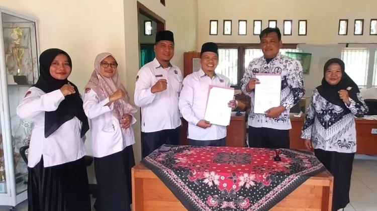 KUA Tanjung Kemuning Melaksanakan Bimbingan Remaja Usia Sekolah di SMPN 24 Kaur