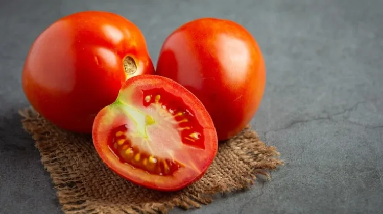 Popularitas Buah Tomat Sebagai Komoditas yang Paling Banyak Dikonsumsi