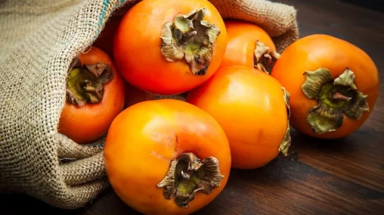 Keunikan Buah Kesemek yang Dijuluki Sebagai Buah Kaki dari Negeri Timur