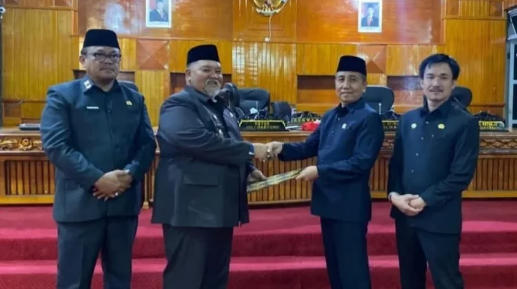 Bupati Bengkulu Selatan Hadir Rapat Paripurna Agenda Penyampaian LKPD Bupati