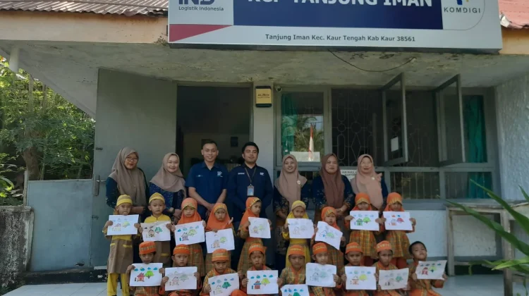 Kegiatan Edukatif PAUD Kartika Kunjungan ke Kantor POS