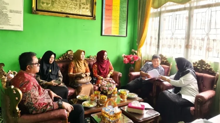 Kanwil Kemenag Bengkulu Moniv PHTC ke MTsN 1 Kaur