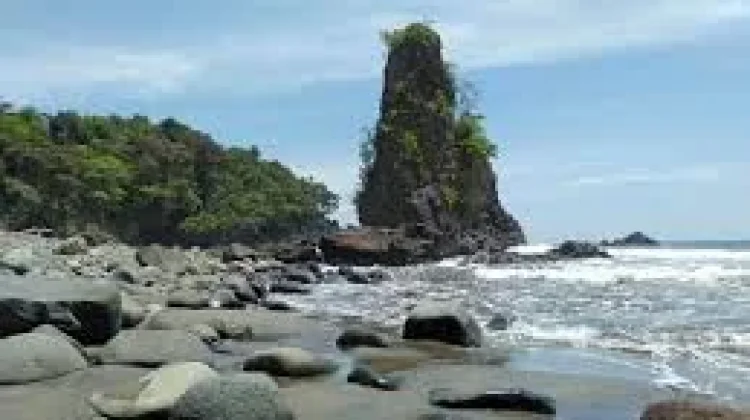 Mengenal Wisata Pesisir Barat Lampung