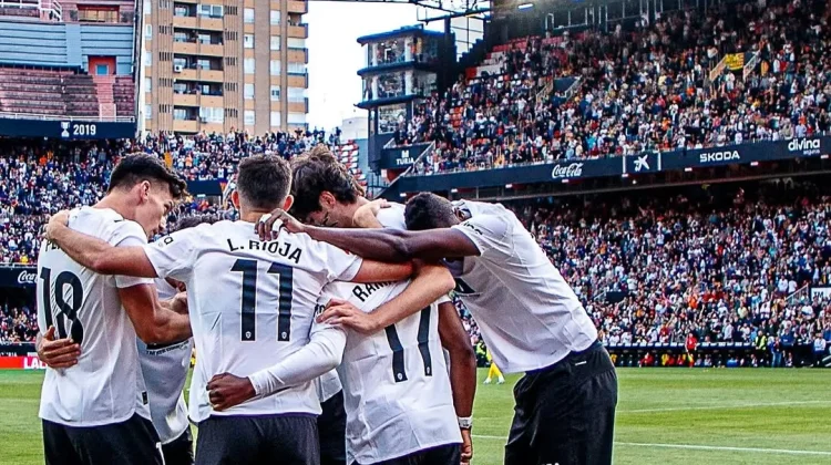 Pekan 33 Liga Spanyol 2025/2026 : Valencia Tundukan Girona 2-1