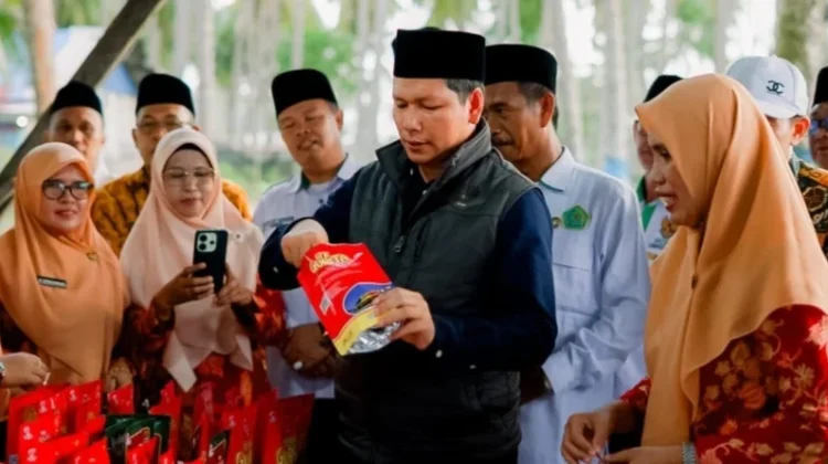 Kakanwil Kemenag Provinsi Bengkulu Apresiasi Produk Olahan DWP Kemenag Kaur