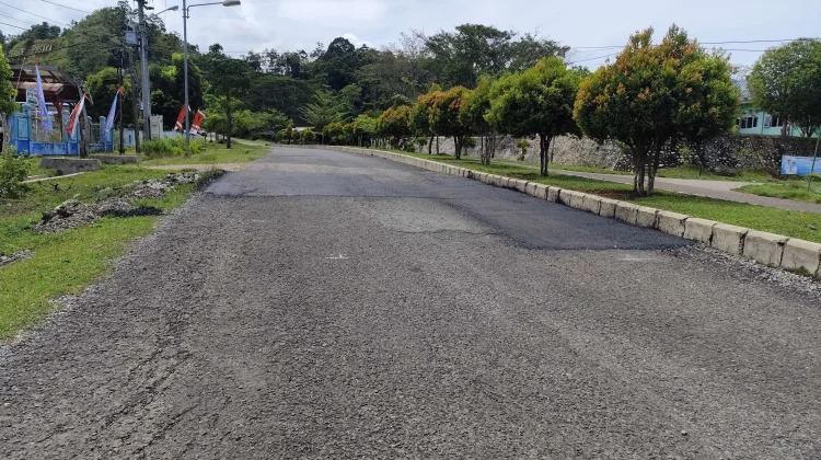 Dinas PUPR Kaur Rehabilitasi Ruas Jalan Perkantoran Padang Kempas