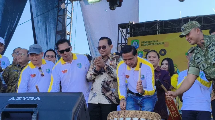 Bupati Kaur Launceng Festival Gurita Tahun 2026