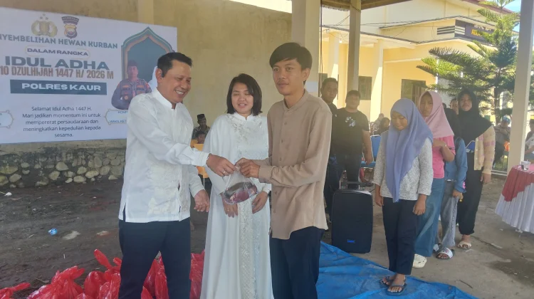Polres Kaur Salurkan Daging Qurban untuk Masyarakat