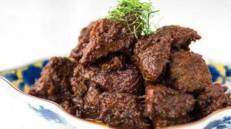 Tips Memasak Rendang Empuk dan Simpel untuk Hidangan Keluarga