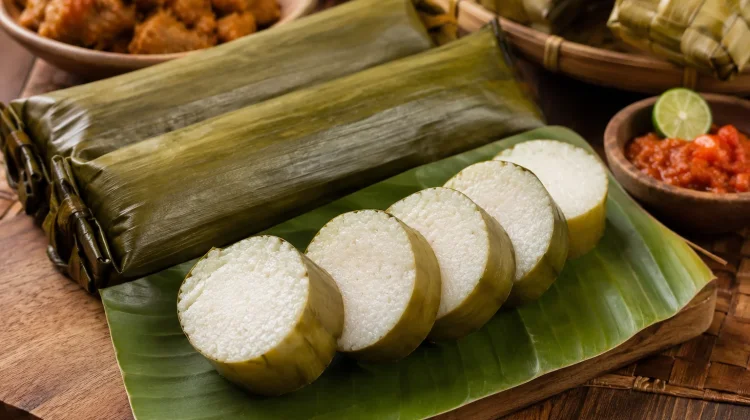 Mengenal Asal Usul Lontong, Kuliner Tradisional yang Tak Lekang Waktu