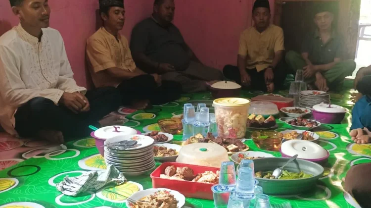 Makan "Beantagh", Tradisi Makan Ala Jadul yang Kini Nyaris Dilupakan