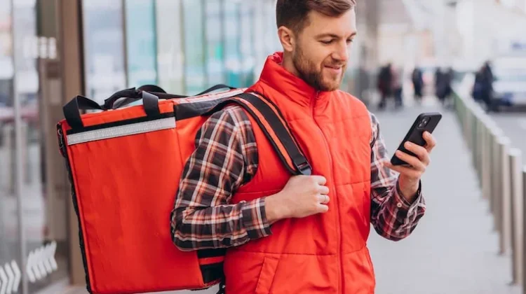 Menakar Peluang Sukses Bisnis Kuliner lewat Aplikasi Food Delivery