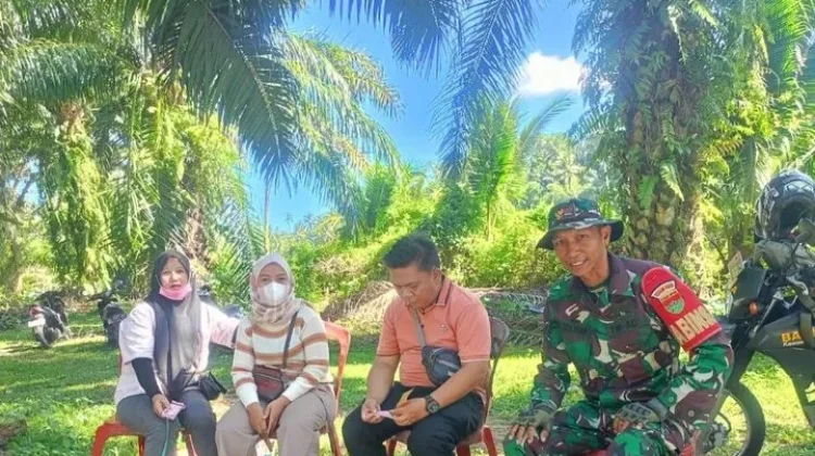 Babinsa Koramil Manna Monitoring Wisata Pantai Coconut