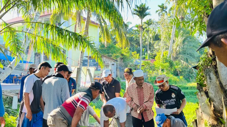 MI IT Nurul Haq Kaur Potong 3 Ekor Sapi Qurban