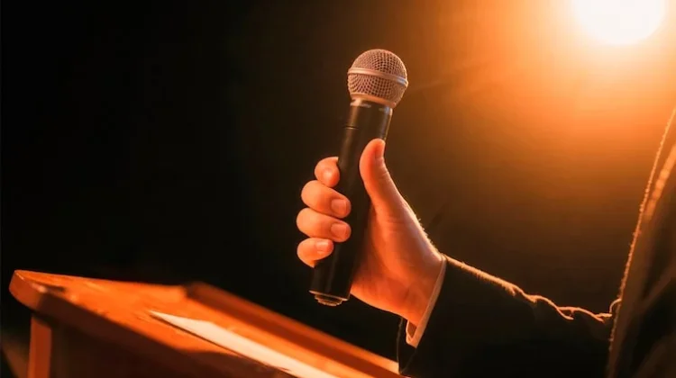 Strategi Ampuh Melatih Keterampilan Public Speaking Bagi Pemula