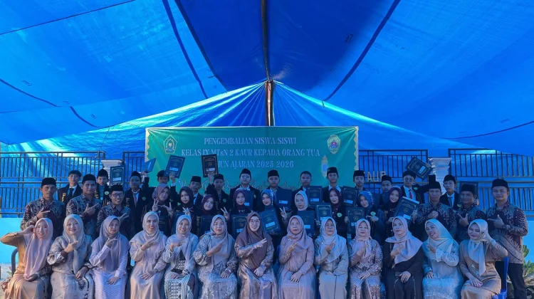 MtsN 2 Kaur Melaksanakan Pengembalian Sisiwa XIkr Orang Tua sisiwa