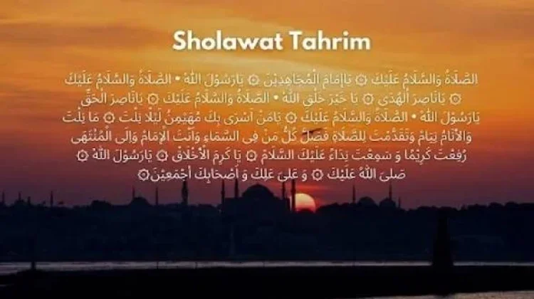 Apa itu Sholawat Tarhim jelang Adzan?