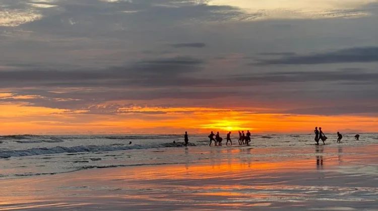 Pantai Panjang dan Pantai Zakat, Pilihan Liburan Gratis di Bengkulu