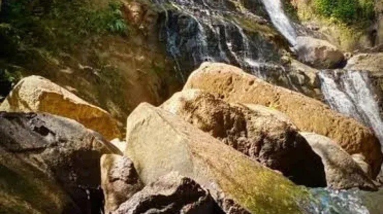 Pesona Air Terjun 7 Tingkat Kaur yang Wajib Dikunjungi