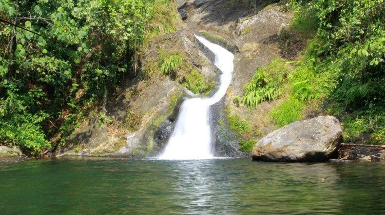 Pesona Air Batu Rigis Padang Guci
