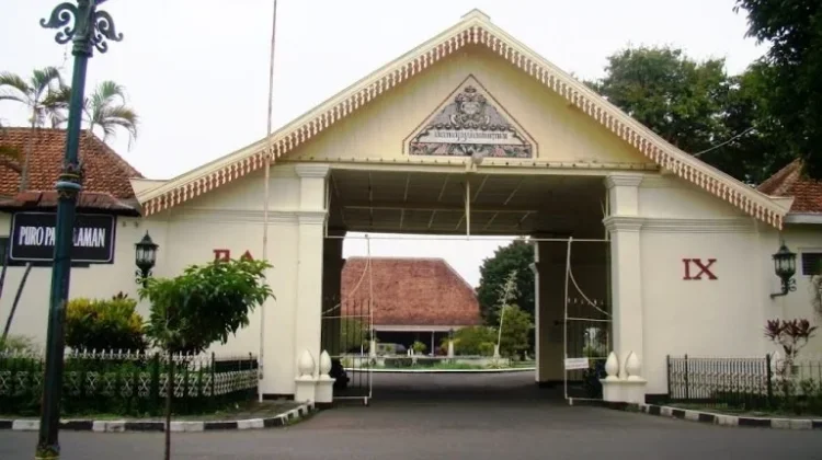 Wisata Sejarah Museum Puro Pakualaman