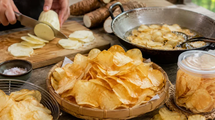 Tips Membuat Keripik Renyah dan Tahan Lama di Rumah