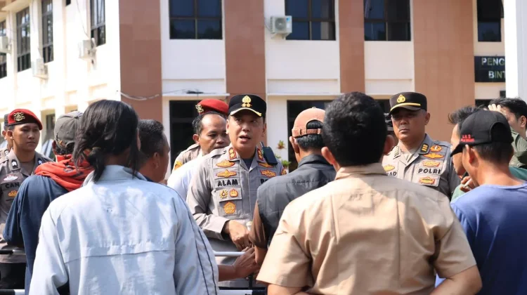 Kapolres Kaur Pimpin Pengamanan Aksi Damai GMMSB di PN Bintuhan