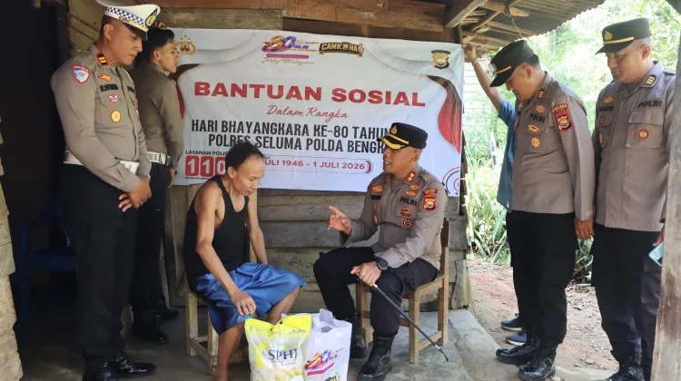 Salurkan Paket Sembako, Polres Seluma Pererat Kedekatan dengan Masyarakat