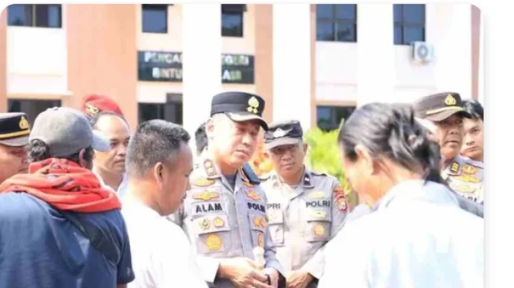 Kapolres Kaur Pimpin Langsung Pengamanan Aksi Damai GMMSB di PN Bintuhan