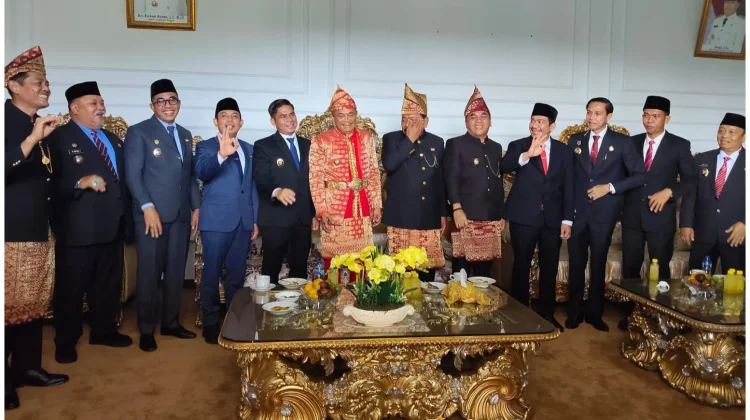 Bupati Kaur Hadiri Paripurna DPRD HUT Kabupaten Bengkulu Tengah