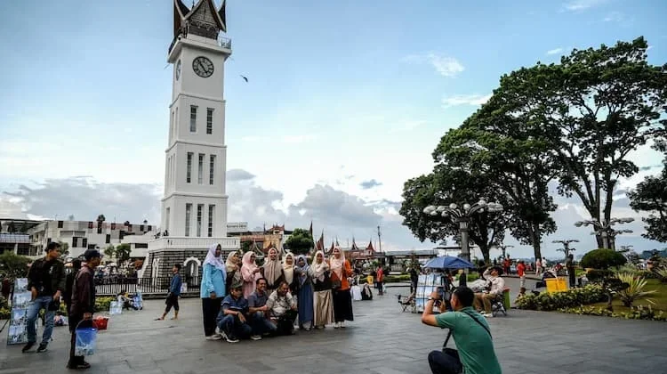 Seratus Tahun Jam Gadang: Ikon Pariwisata Sumbar