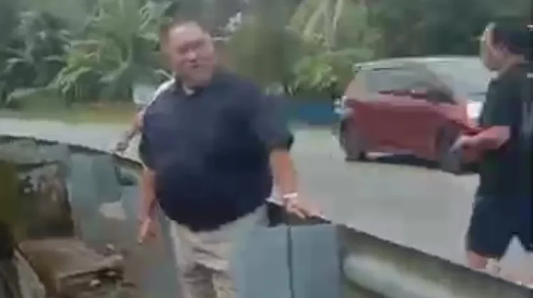 Bupati Bengkulu Selatan Tinjau Lokasi Jembatan Rawan Banjir di Desa Padang Jawi