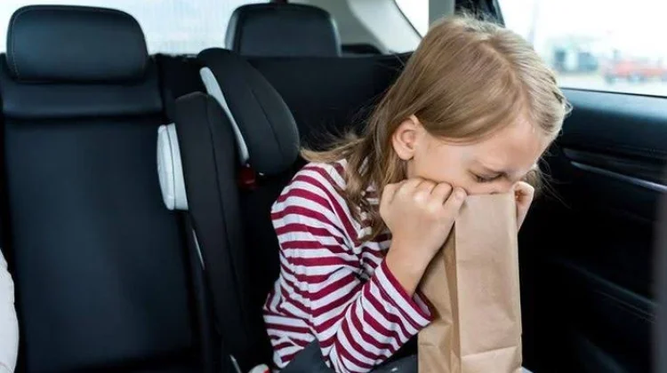 Tips Cegah Mabuk Perjalanan agar Liburan Keluarga Tetap Nyaman